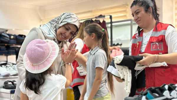 Sincan Belediye Başkanı Ercan'dan çocuklara bayram hediyesi!