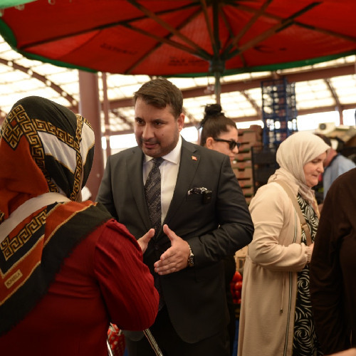 Kahramankazan Belediye Başkanı Çırpanoğlu'ndan pazar ziyaretinde sorunları çözme mesajı