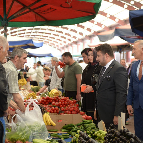 Kahramankazan Belediye Başkanı Çırpanoğlu'ndan pazar ziyaretinde sorunları çözme mesajı - Resim : 2