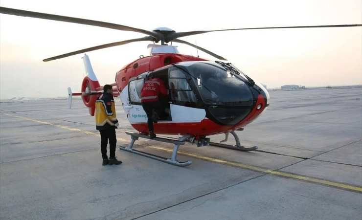 Trafik kazasında yaralanan 2 aylık bebek ambulans helikopterle Ankara'ya getirildi