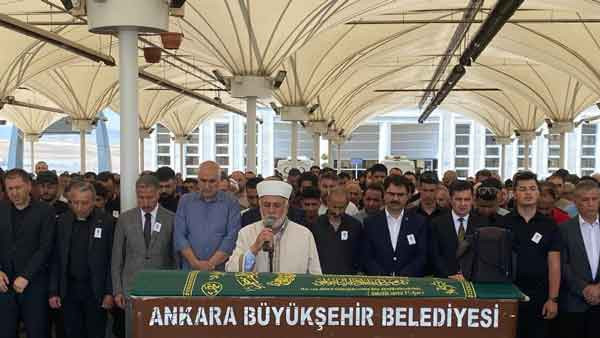 Mersin'de boğulan 17 yaşındaki Ankaralı öğrenci toprağa verildi