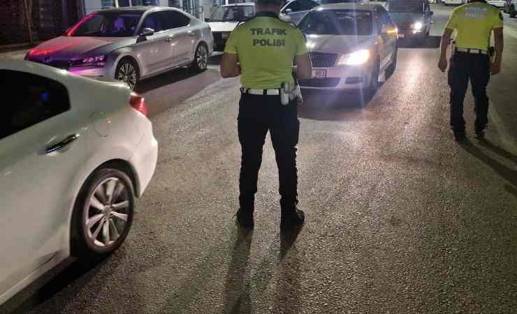 Çorum'da huzur uygulamasında GBT'ler sorgulandı, araçlar denetlendi