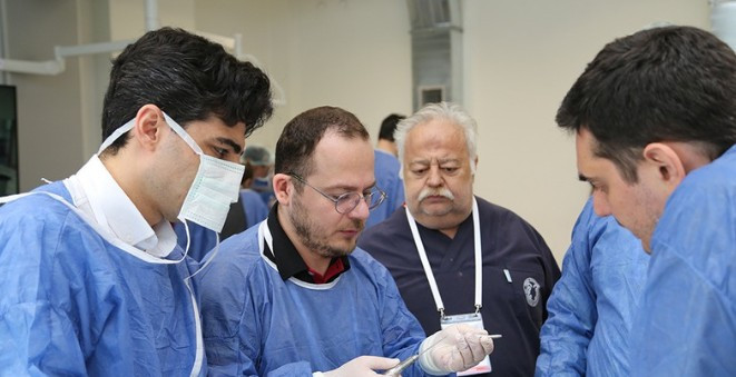 Ankara Üniversitesi beyin cerrahisinde kadavra eğitimi düzenlendi