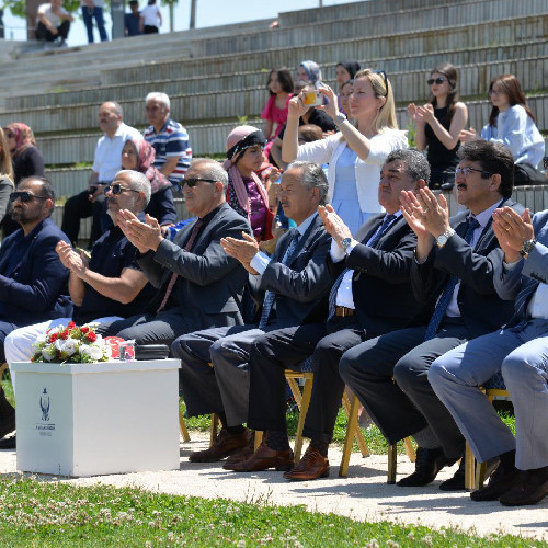 Kahramankazan belediyesi öğrencilerin halk oyunları eğlencesine ortak oldu