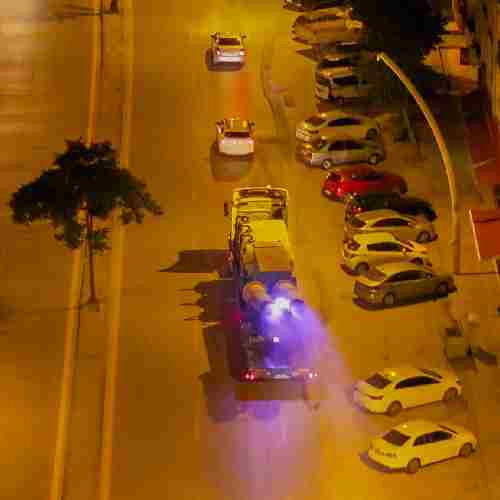 Keçiören Belediyesi gece yarısında kapsamlı ilaçlamaya başladı