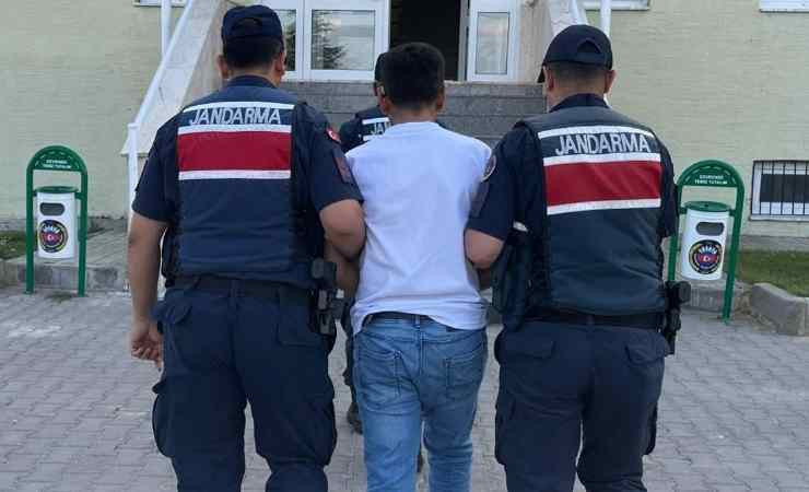 Kırıkkale'de 4 firari hükümlü yakalanarak cezaevine teslim edildi