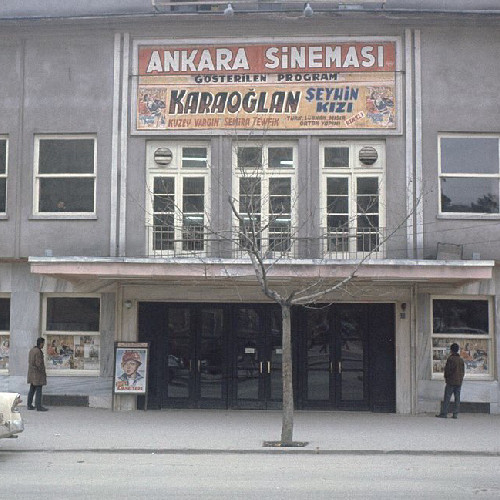 Ankaralılar nesiller boyunca burada film izledi: Şimdi telefon tamir mekanı oldu
