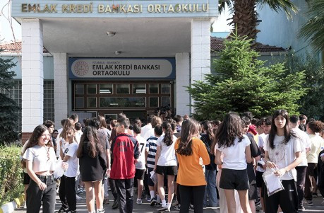 LGS kapsamındaki merkezi sınavının 2 oturumu da sona erdi