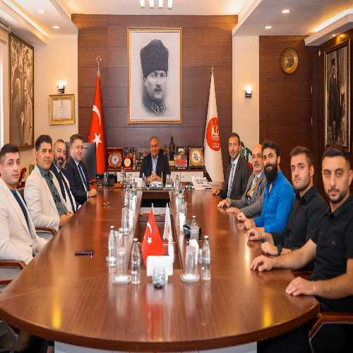 Keçiören Belediye Başkanı Mesut Özarslan bir yıllık maaşını Ankaragücü'ne bağışladı