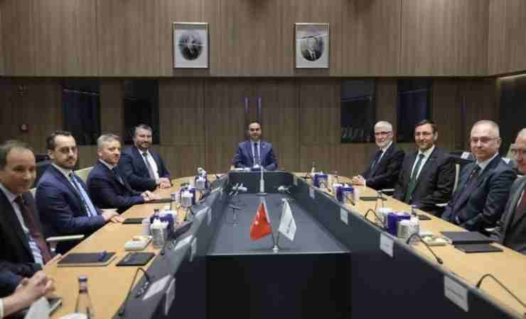 Sanayi Bakanı Mehmet Fatih Kacır'dan ROKETSAN'a kritik ziyaret