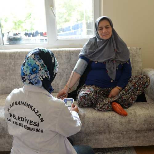 Kahramankazan Belediyesi evde sağlık hizmeti uygulamasını sürdürmeye devam ediyor