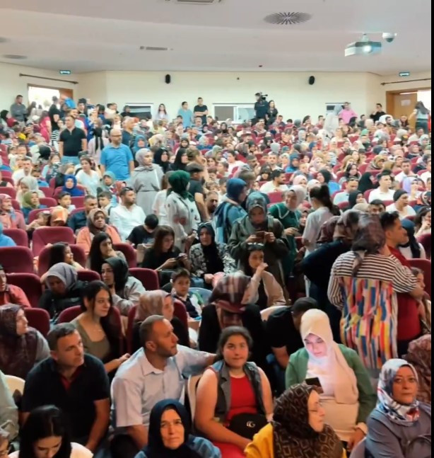Sincan Belediyesi Anne Çocuk Oyun Evleri ve Bebek Kütüphanelerinden yıl sonu gösterisi