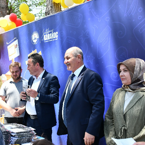 Kalecik Belediyesinden öğrencilere karne hediyesi: Karneyi getirene kitap ve sinema bileti hediyesi - Resim : 2