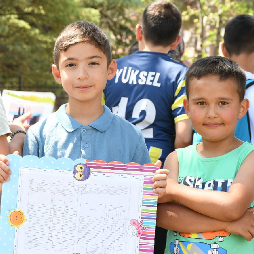 Kalecik Belediyesinden öğrencilere karne hediyesi: Karneyi getirene kitap ve sinema bileti hediyesi - Resim : 3