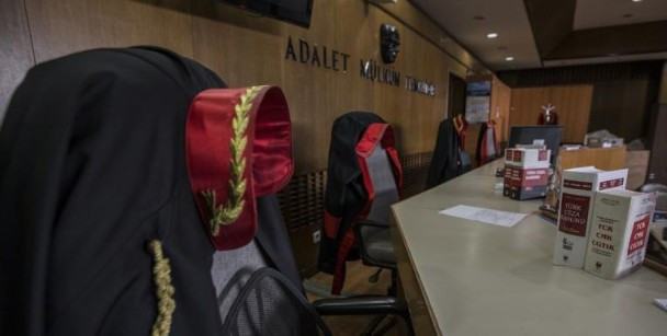 Hastalık taşıyan köpekleri Ankara'ya getiren 2 şahsın yargılandığı dava ertelendi