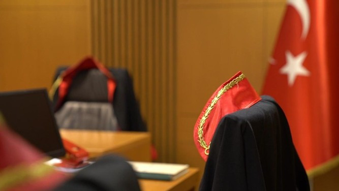 Ankara'da 2 eczacı kalfasının yargılandığı dava ertelendi