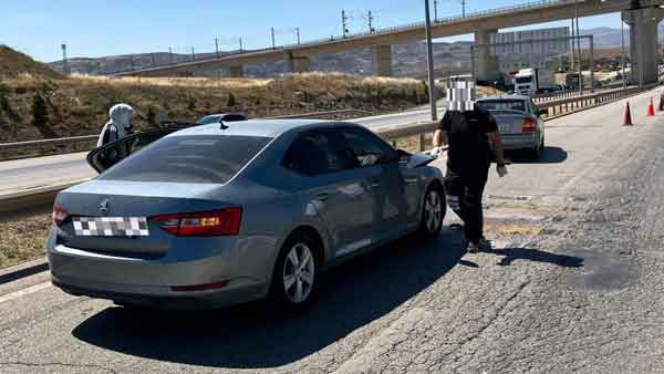 Kırıkkale - Ankara yolunca zincirleme trafik kazası: 3 yaralı!