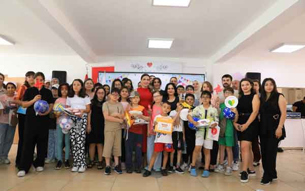 Keçiören Belediyesi'nden engelli çocuklara özel karne hediyesi