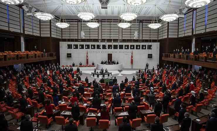 En düşük emekli maaşını 16.881 TL yapacak teklif komisyonda kabul edildi