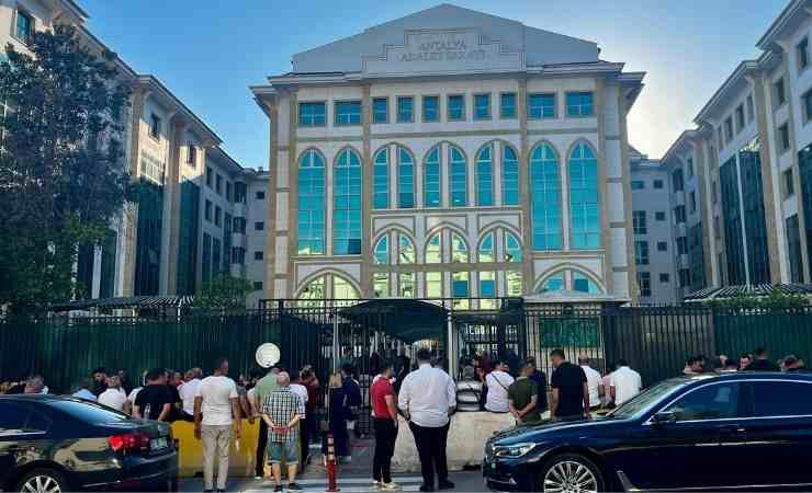 Antalya Büyükşehir Belediye Başkanı Muhittin Böcek tutuklandı
