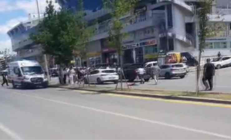 Yenimahalle'de otomobilin çarptığı yaya ağır yaralandı!