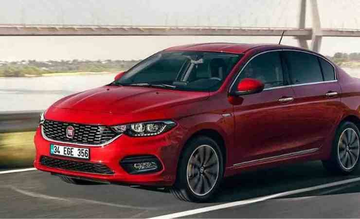 En ucuz sıfır araba yarışı kızıştı! Fiat Egea Sedan farkı açtı!