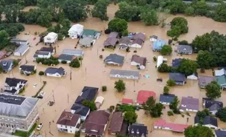 ABD'de sel felaketinde 36'sı çocuk 129 kişi öldü