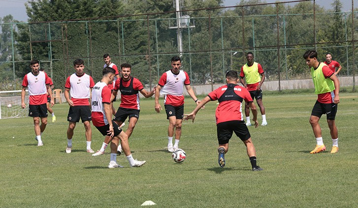 Gençlerbirliği Avrupa kupaları vitrinini zorlayacak takım peşinde - Resim : 2