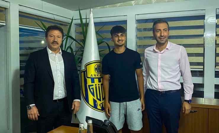 Miraç Şimşek Ankaragücü ile sözleşme imzaladı
