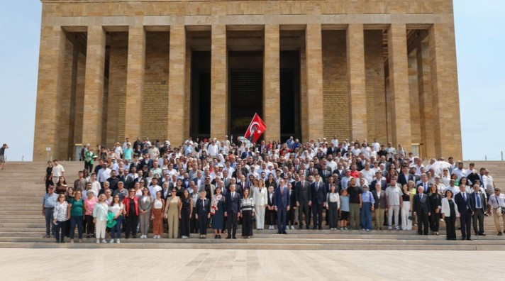 Erdal Beşikçioğlu Lozan Zaferi'nin Anıtkabir'deki anma törenine katıldı - Resim : 2