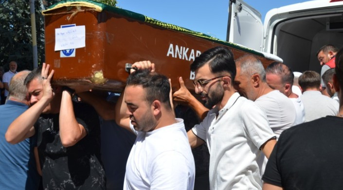 Başkan Çırpanoğlu, Kahramankazan'daki trafik kazasında hayatını kaybedenlerin cenaze törenine katıldı