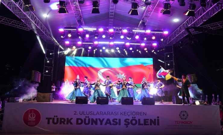 Keçiören Belediyesi'nin Türk Dünyası şöleni etkinliğinde renkli görüntüler