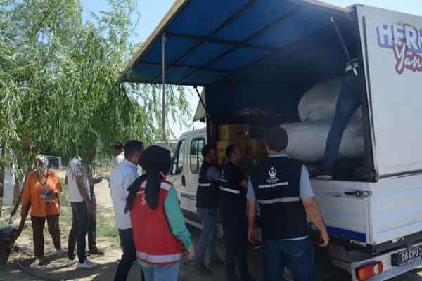 Kahramankazan Belediyesi mevsimlik işçilere destekte bulundu