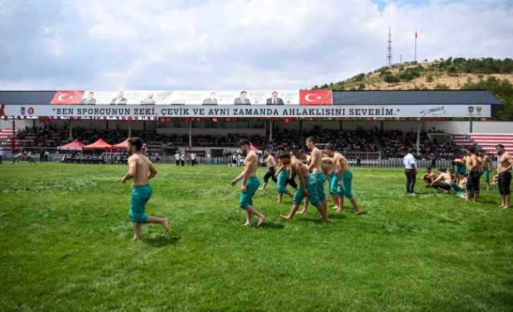 2. Taha Akgül Karakucak Güreşleri'nde başpehlivan Feyzullah Aktürk oldu