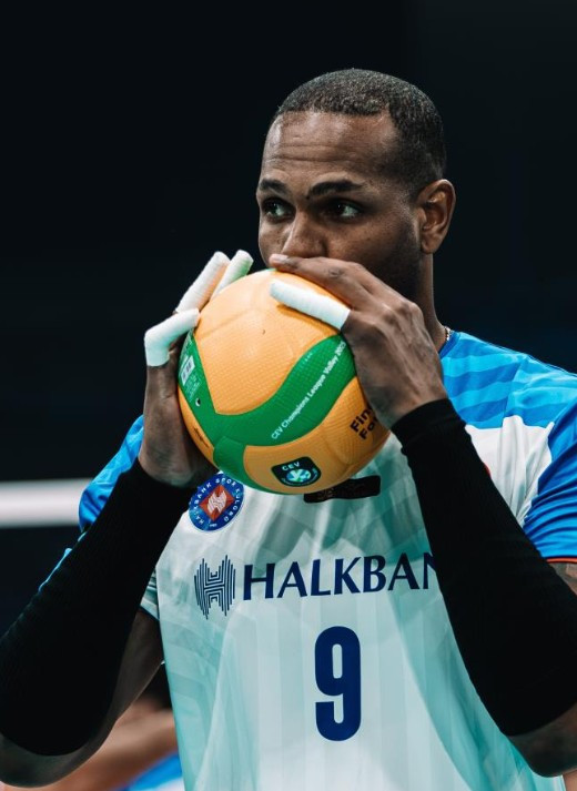 Yoandy Leal Hidalgo yeni sezonda da Halkbank forması giyecek!