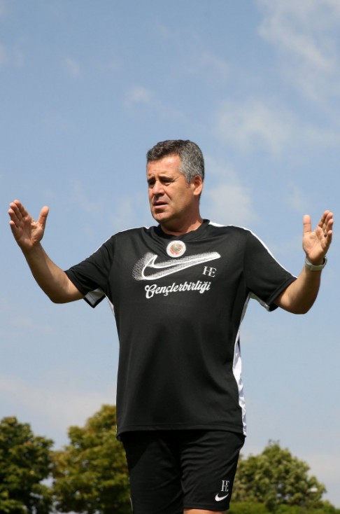 Hüseyin Eroğlu devam eden 12 teknik direktörden birisi