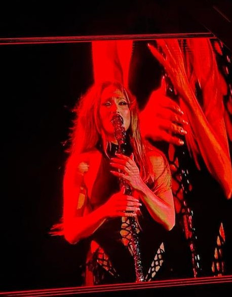 Jennifer Lopez, İstanbul'da sahne şovu ile büyüledi!