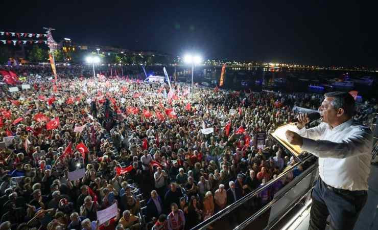 Özgür Özel'den "İBB davası borsası" iddiası