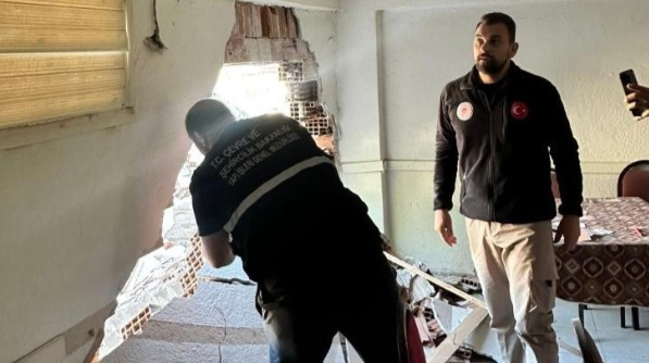 Bakan Kurum, Balıkesir'deki depreme ilişkin hasar verilerini açıkladı