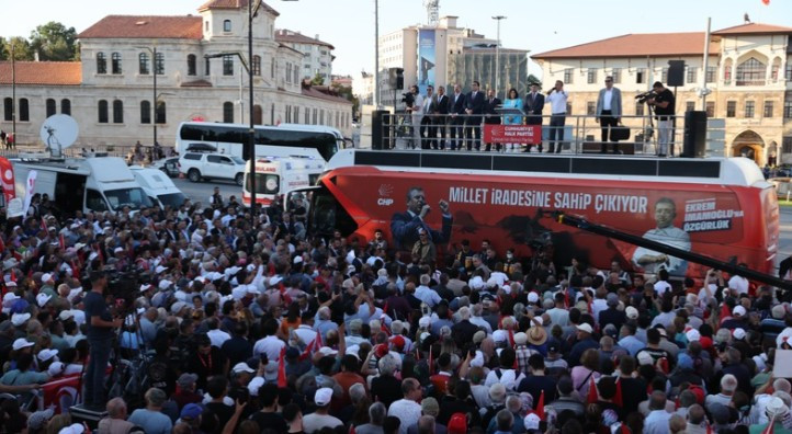 Özgür Özel: 'Asgari ücrete mutlaka ara zam yapılmalıdır'
