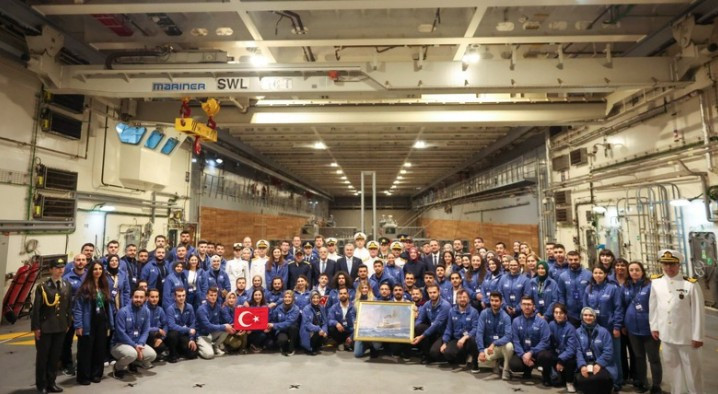 Cumhurbaşkanı Erdoğan'dan TCG Anadolu gemisine ilişkin paylaşım! - Resim : 2