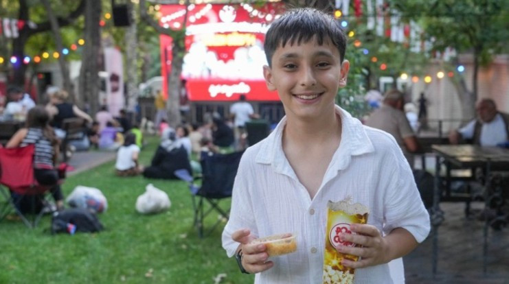 Keçiören Belediyesi'nin açık hava sineması etkinlikleri yoğun ilgi görüyor - Resim : 2