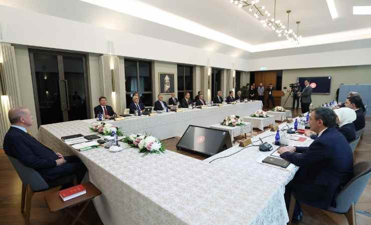 Cumhurbaşkanı Erdoğan Ahlat'ta yapılan kabine toplantısında alınan kararları açıkladı