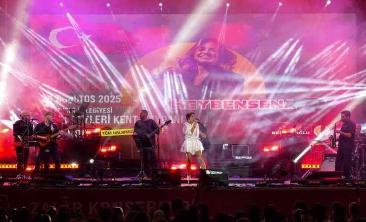Etimesgut Belediyesi 30 Ağustos kutlamalarına Manifest ve Heybensena konserleriyle başladı - Resim : 2