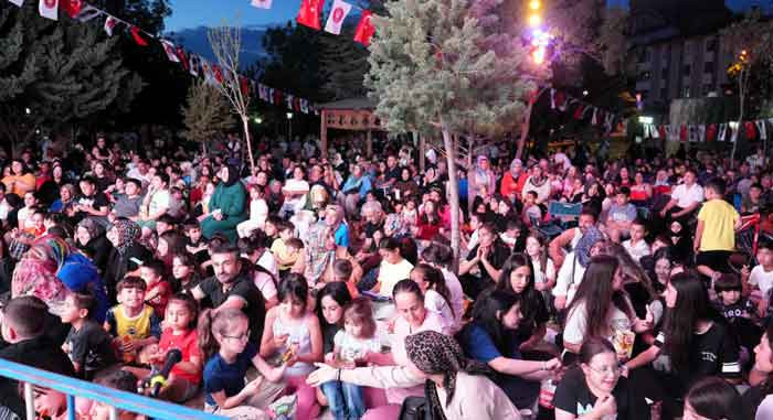 Keçiören Belediyesi'nden açık hava sinemasında 30 Ağustos'a özel 'Atatürk' filmi - Resim : 3