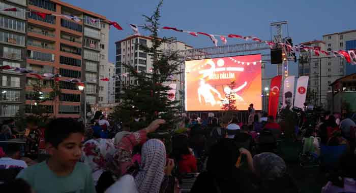 Keçiören Belediyesi'nden açık hava sinemasında 30 Ağustos'a özel 'Atatürk' filmi - Resim : 2