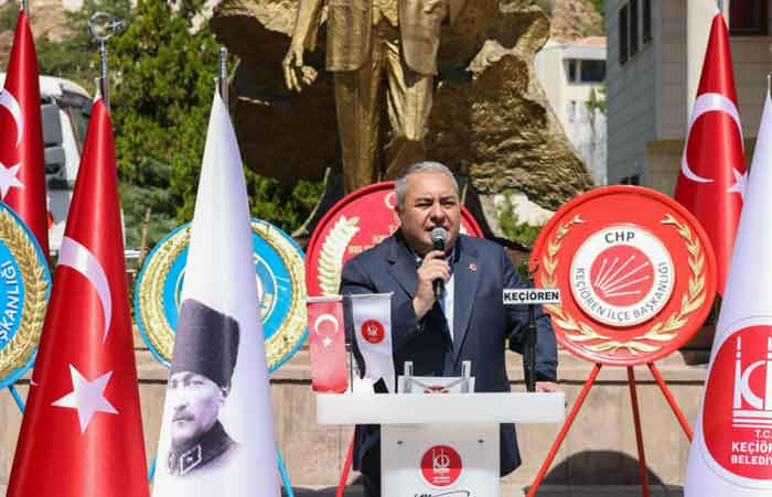 Keçiören Belediyesi'nin 30 Ağustos Zafer Bayramı kutlamaları çelenk sunumu ile başladı - Resim : 2
