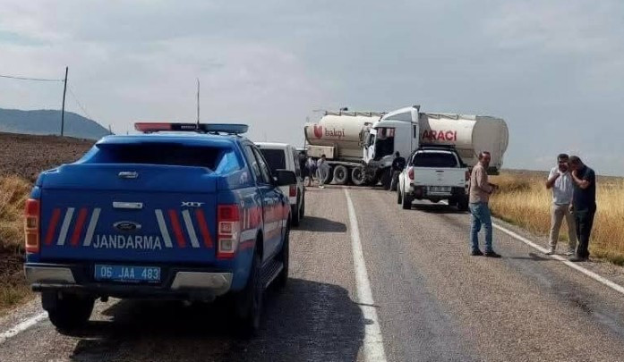 Ayaş'ta tır ile otomobil çarpıştı, 4 kişi yaralandı!