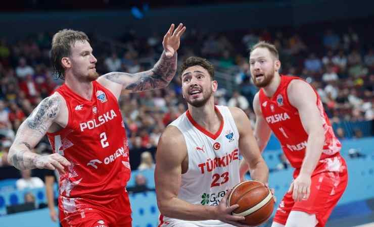 Polonya'yı etkili oyunla geçen 12 Dev Adam yarı finale yükseldi
