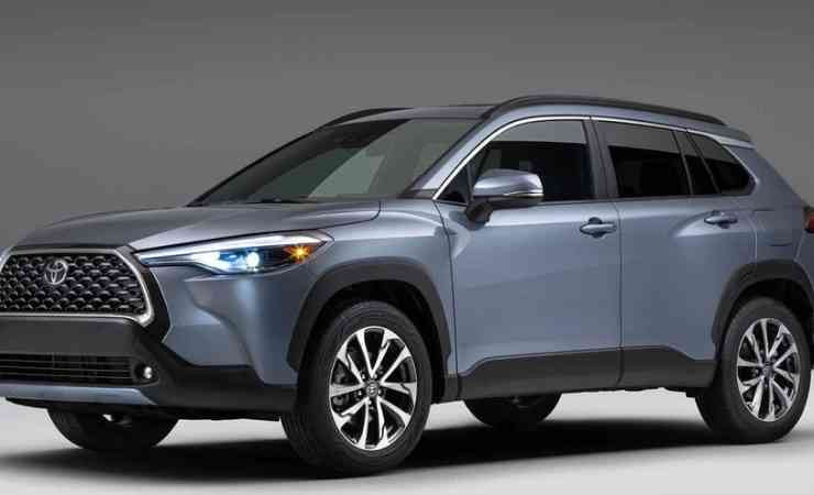 Hybrid motorlu Toyota Corolla Cross fiyat listesi değişti